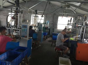 pouring soft plastic baits